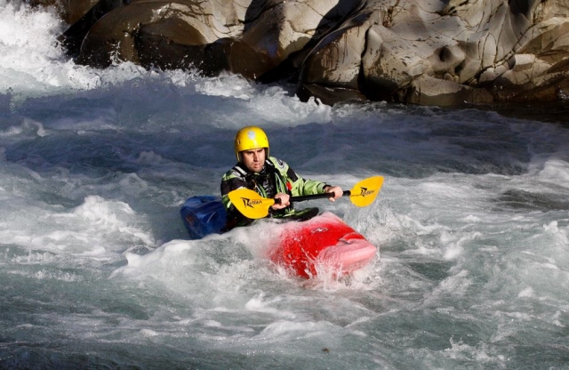  Ecole de kayak de rivière sur la Lima 